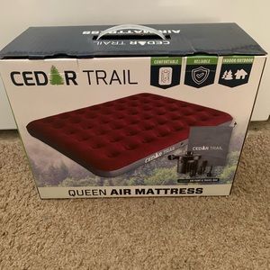 Cedar trail Queen air mattress new
